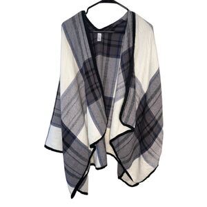 Attention Plaid Warm Grey, White, and Blue Fuzzy Sweater Blanket